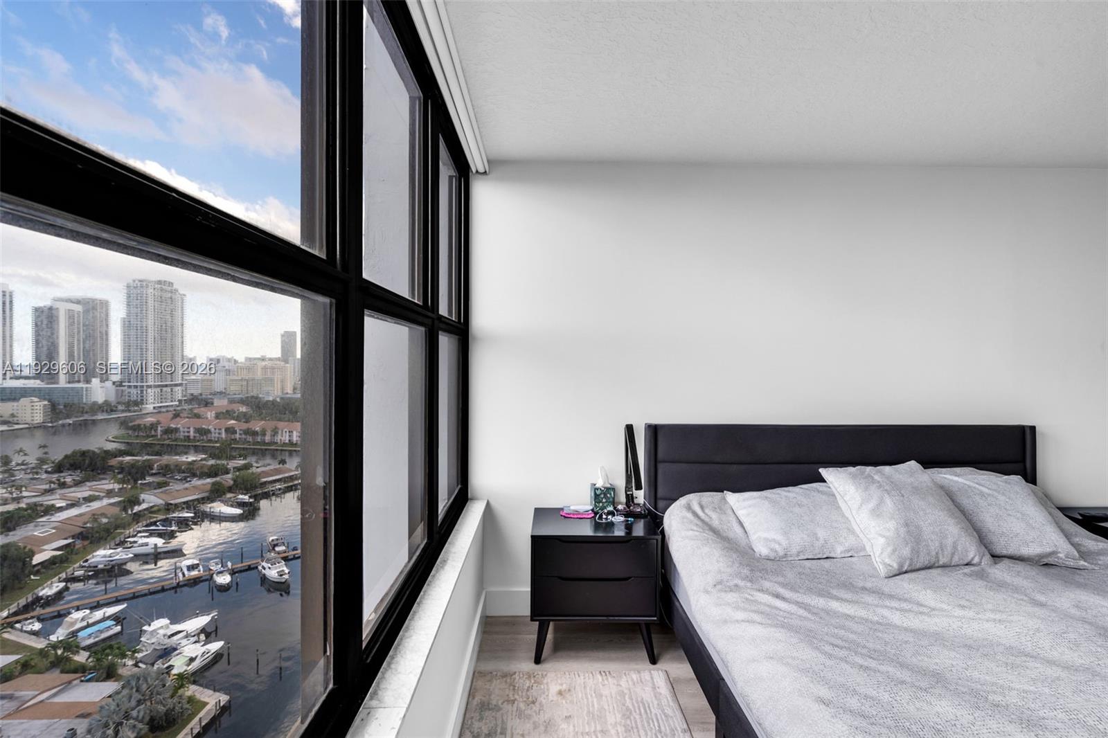 2500 Parkview Dr #2102 Hallandale Beach, FL 33009