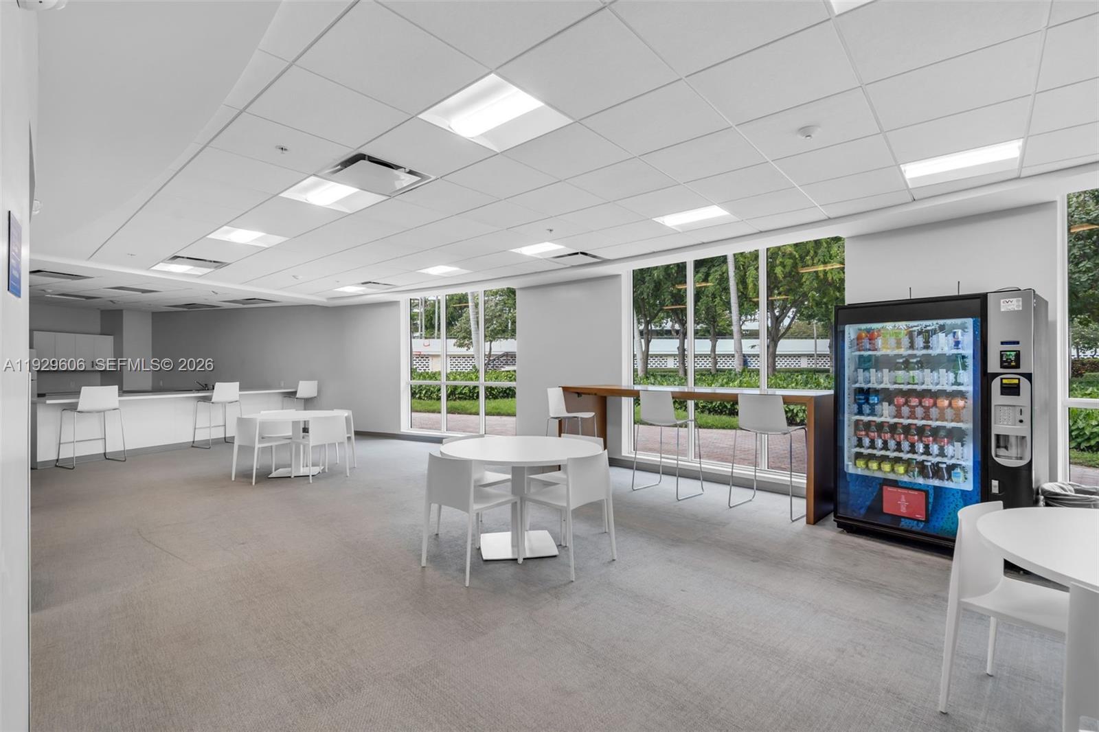 2500 Parkview Dr #2102 Hallandale Beach, FL 33009