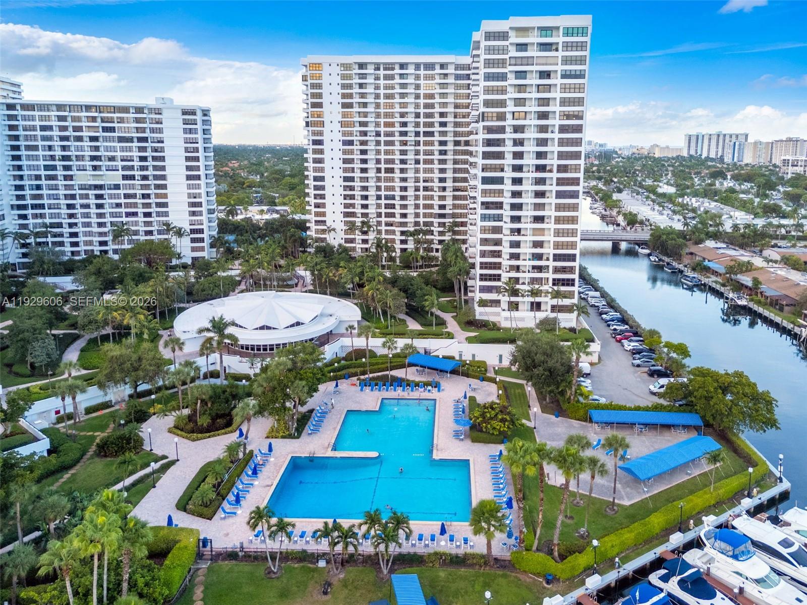 2500 Parkview Dr #2102 Hallandale Beach, FL 33009