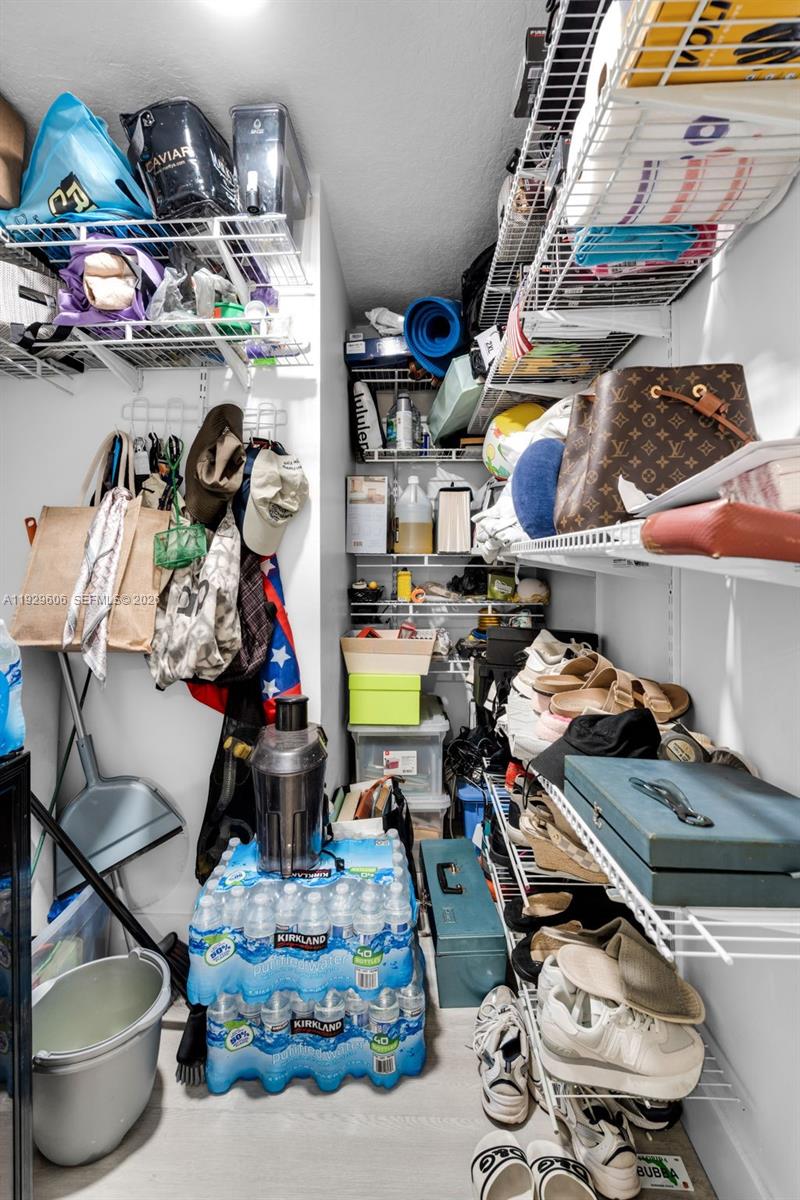 2500 Parkview Dr #2102 Hallandale Beach, FL 33009