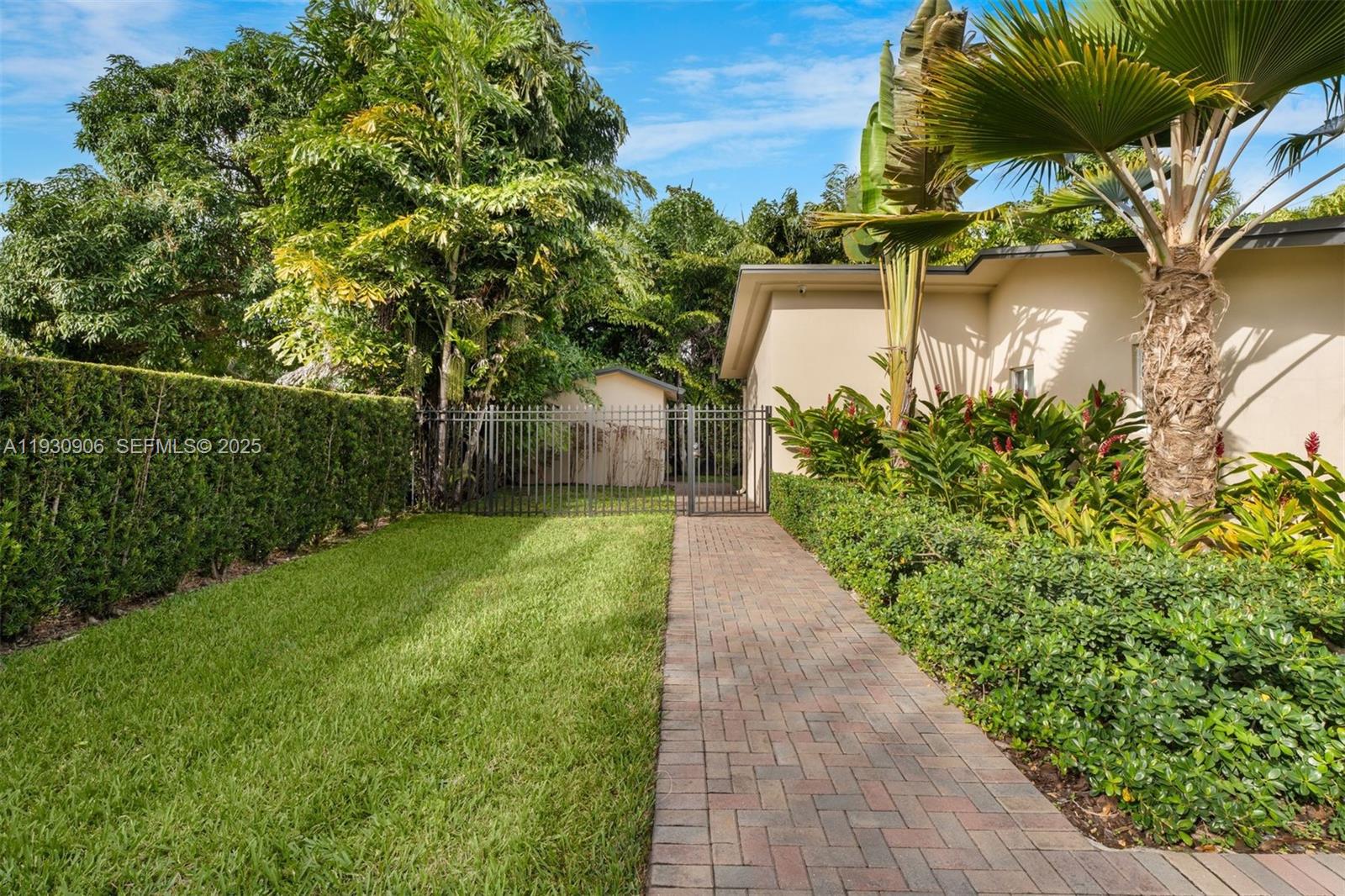 6701 SW 49th Ter Miami, FL 33155