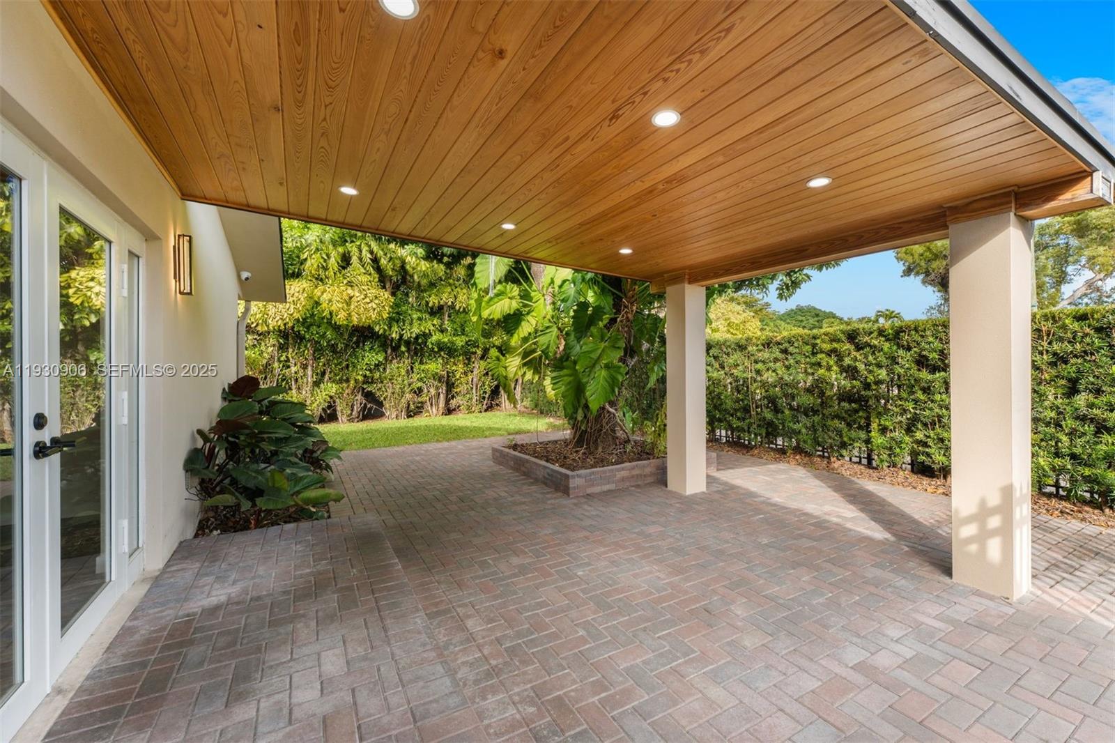 6701 SW 49th Ter Miami, FL 33155