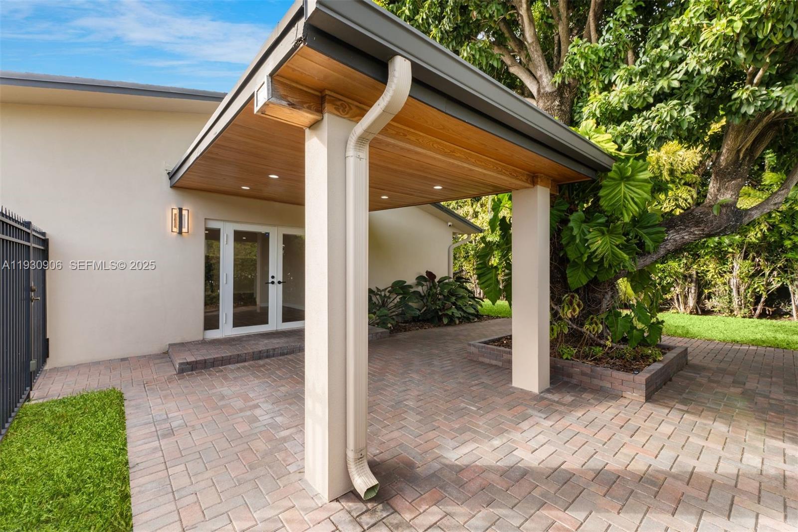 6701 SW 49th Ter Miami, FL 33155