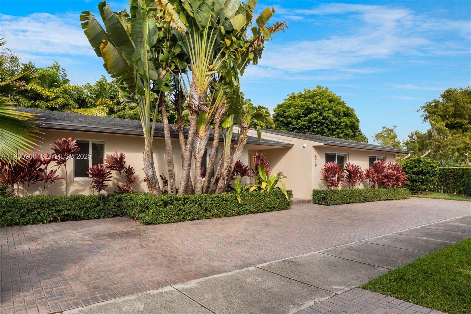 6701 SW 49th Ter Miami, FL 33155