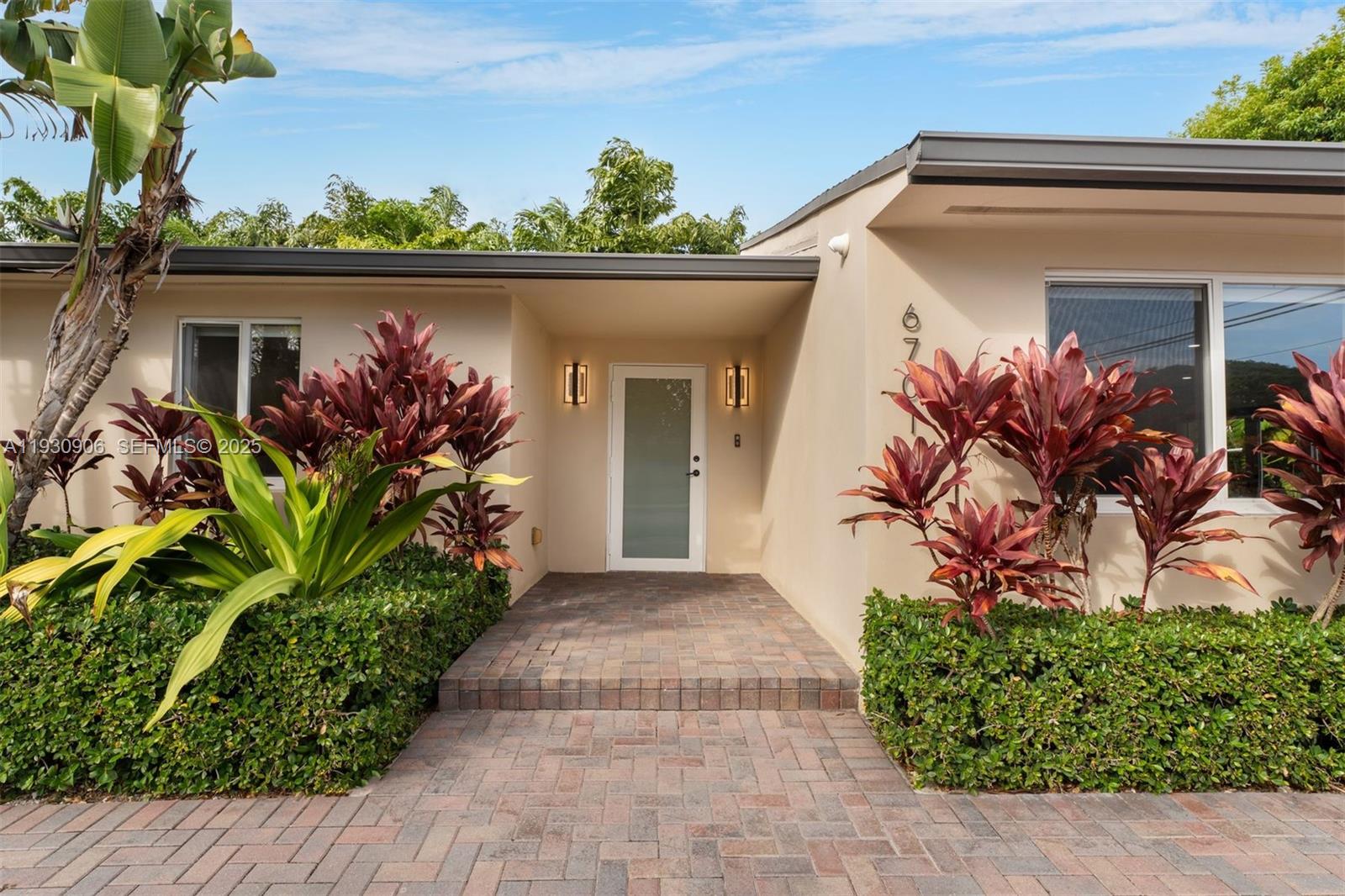 6701 SW 49th Ter Miami, FL 33155