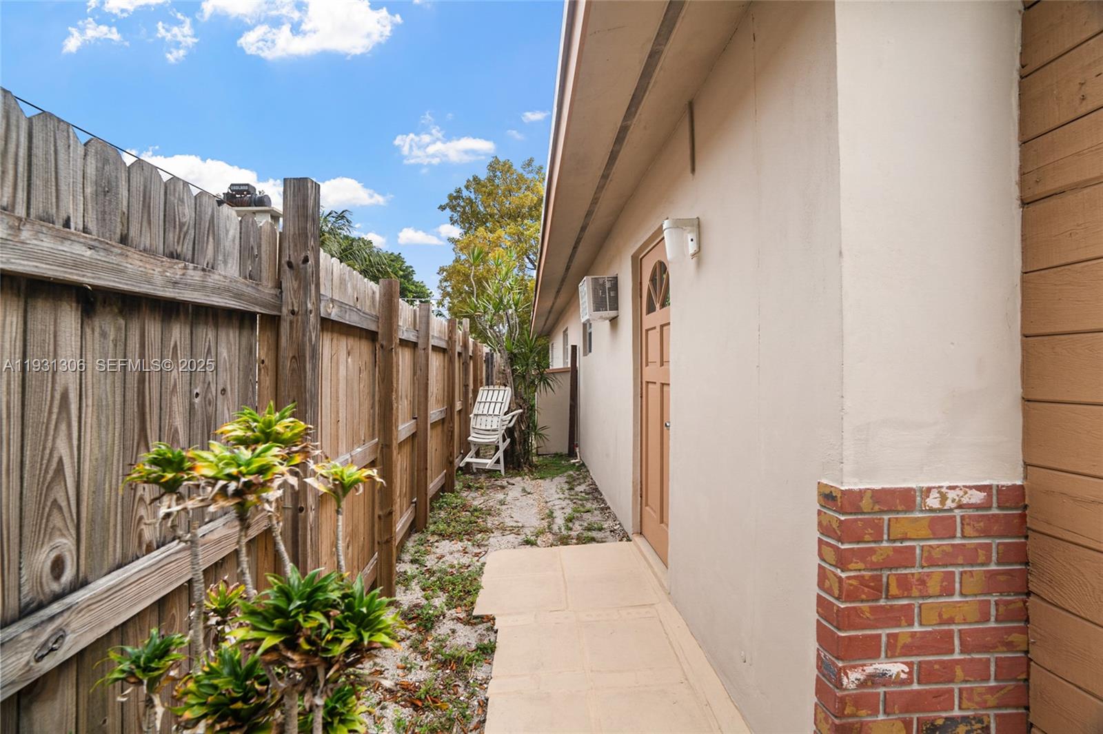 3660 NE 12th Ave Pompano Beach, FL 33064