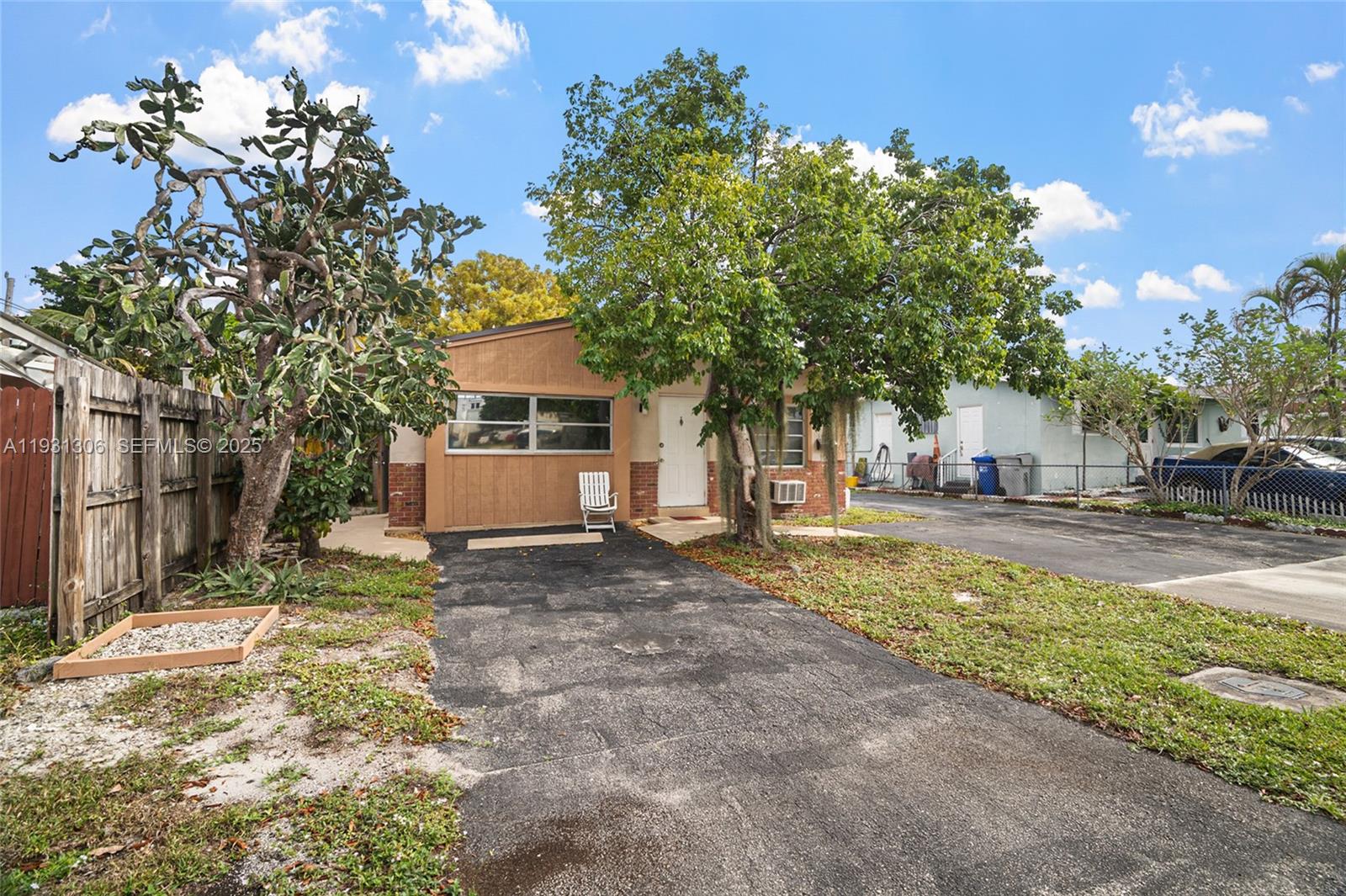 3660 NE 12th Ave Pompano Beach, FL 33064