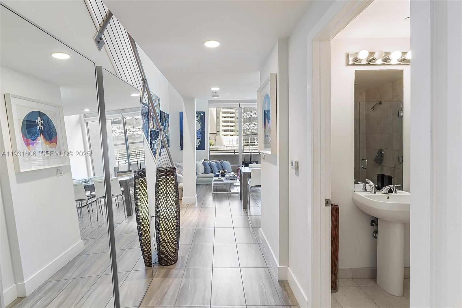 1050 Brickell Ave #212