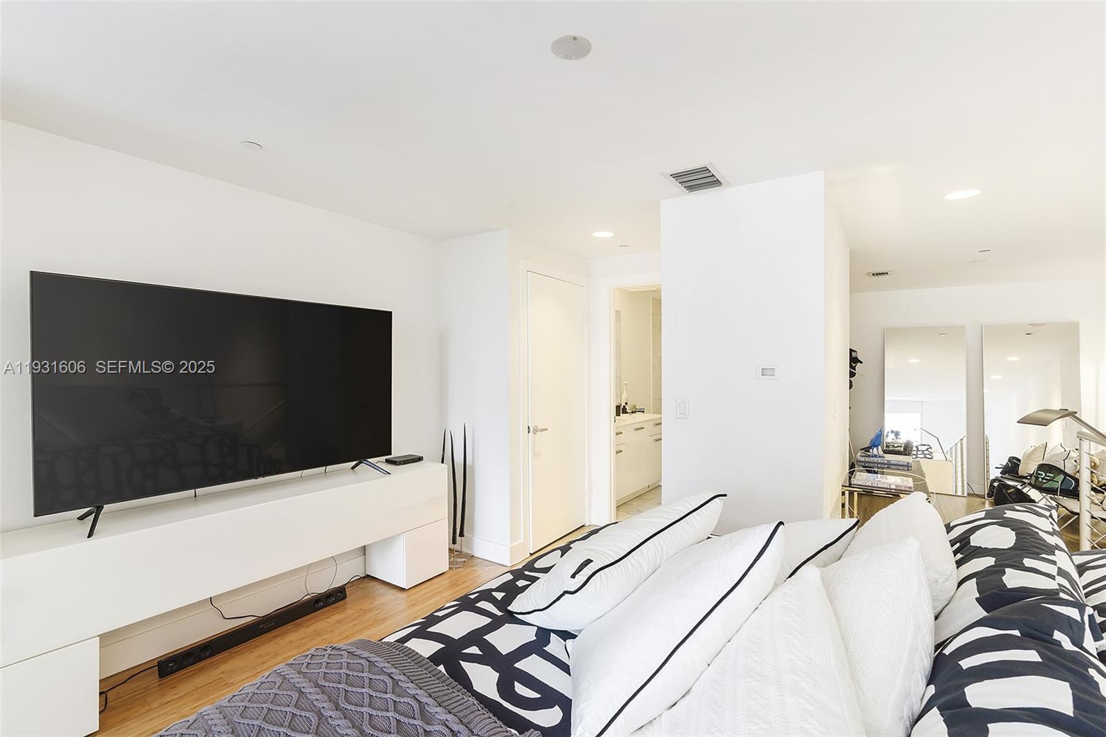 image 1060 Brickell - 105010