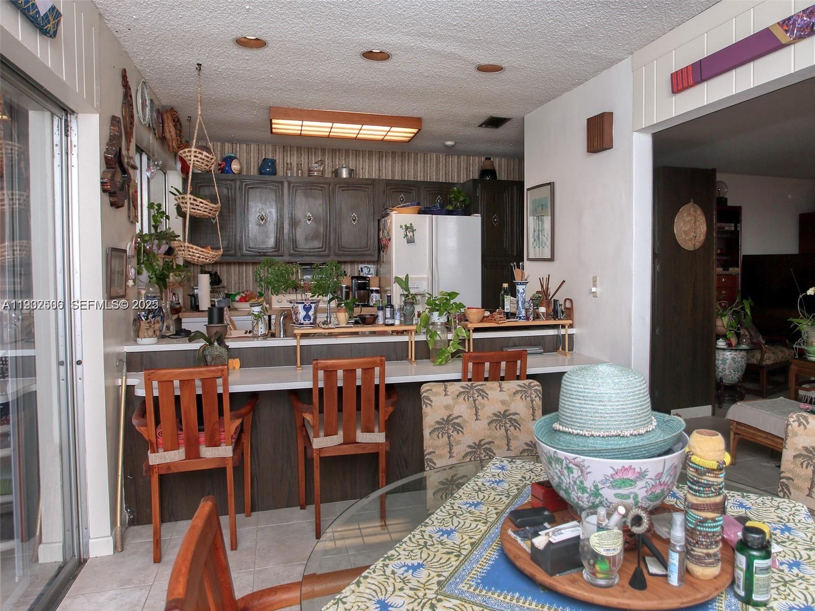 6918 Holly Rd Miami Lakes, FL 33014