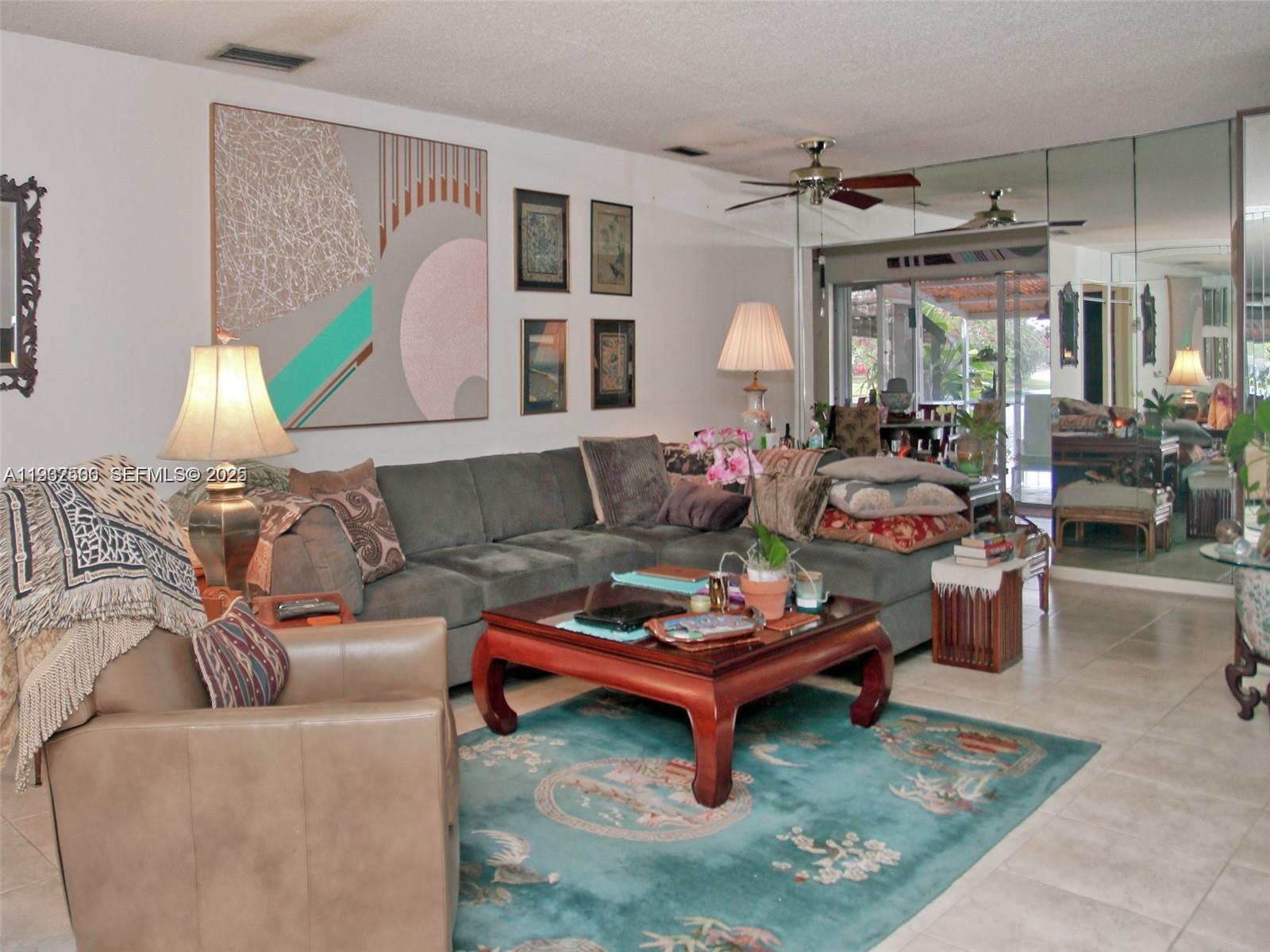 6918 Holly Rd Miami Lakes, FL 33014