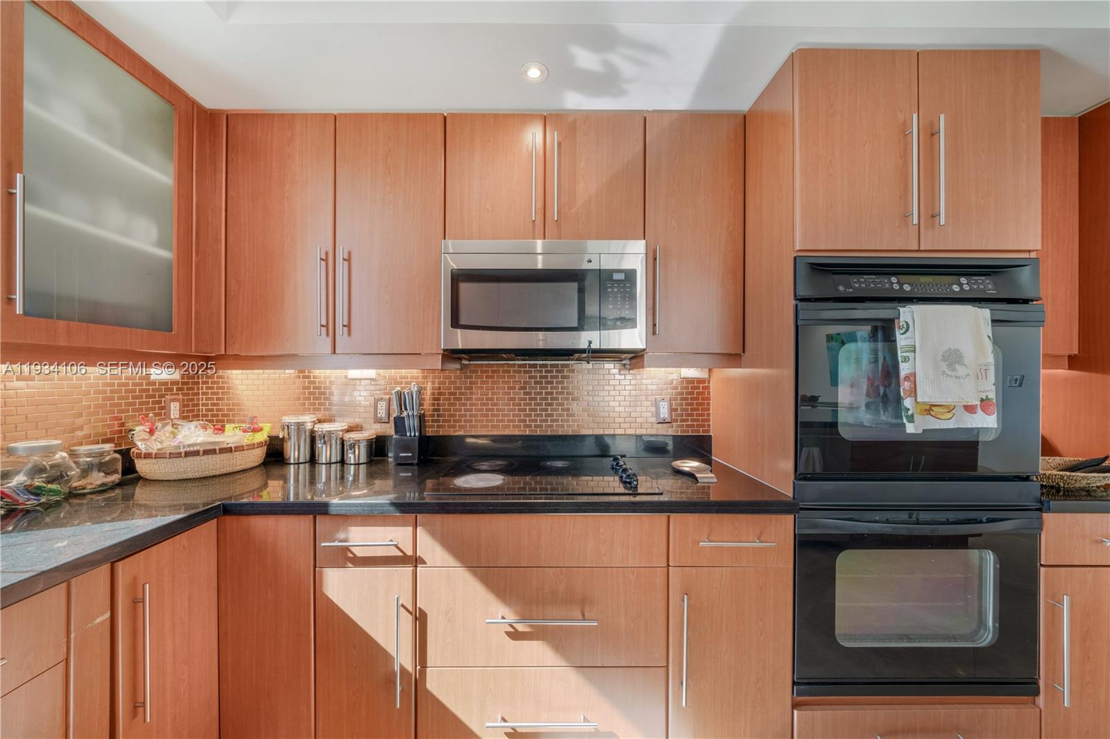 765 Crandon Blvd #PH-12 Key Biscayne, FL 33149