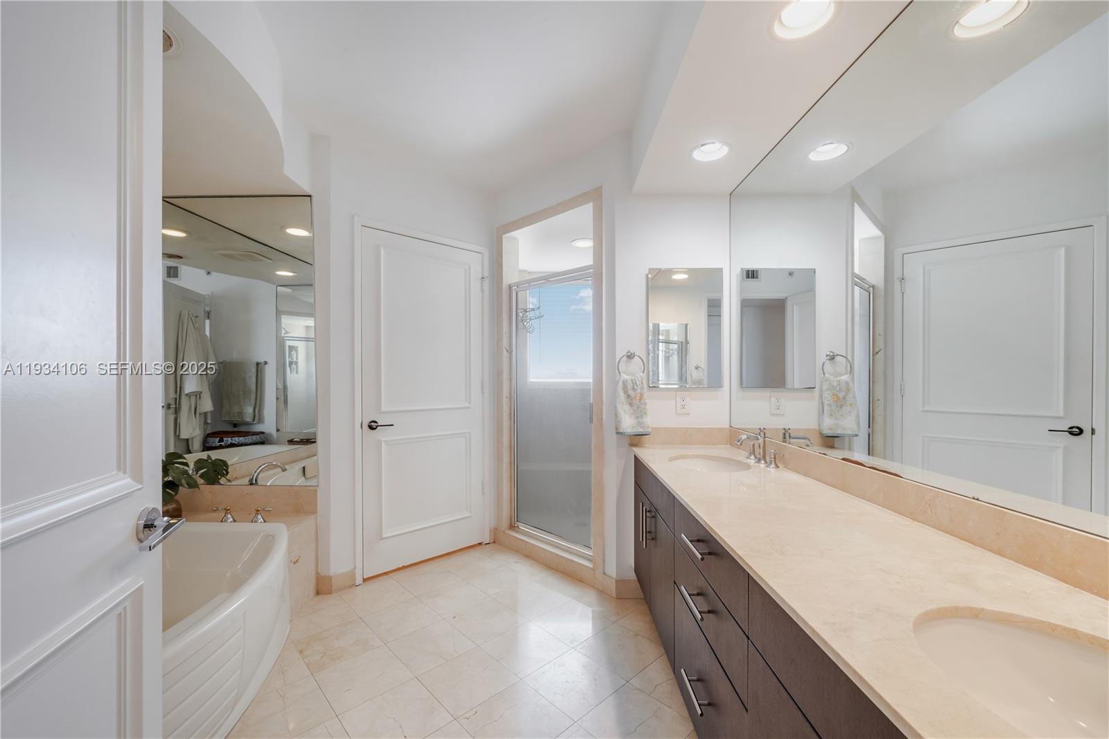 765 Crandon Blvd #PH-12 Key Biscayne, FL 33149