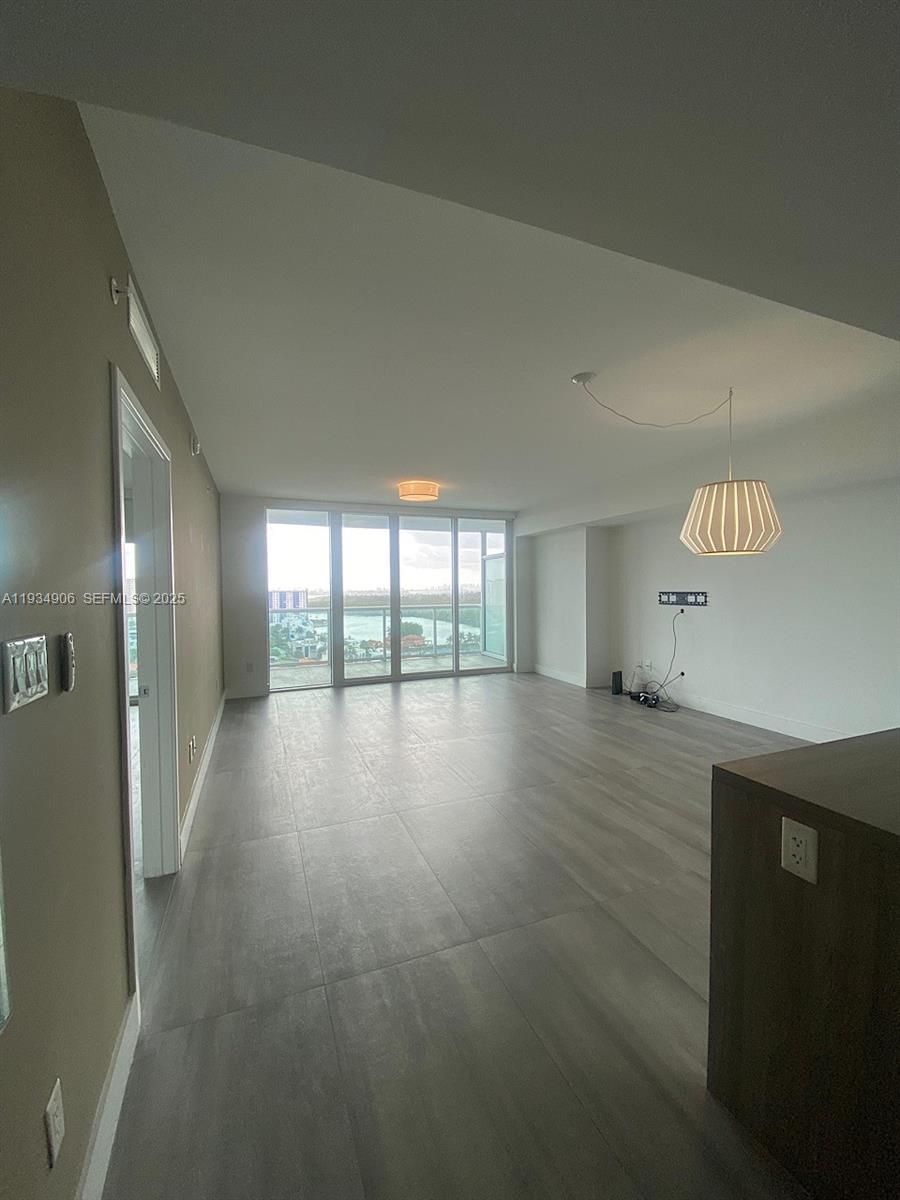 image 400 Sunny Isles2