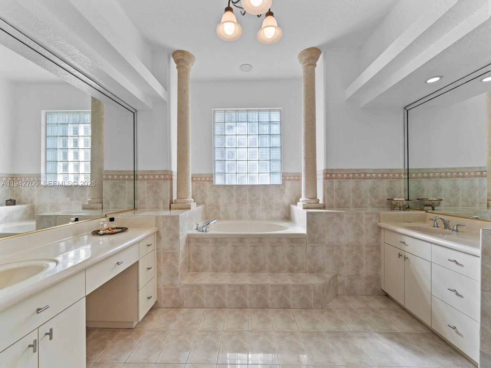 8945 SW 162nd Ter Palmetto Bay, FL 33157