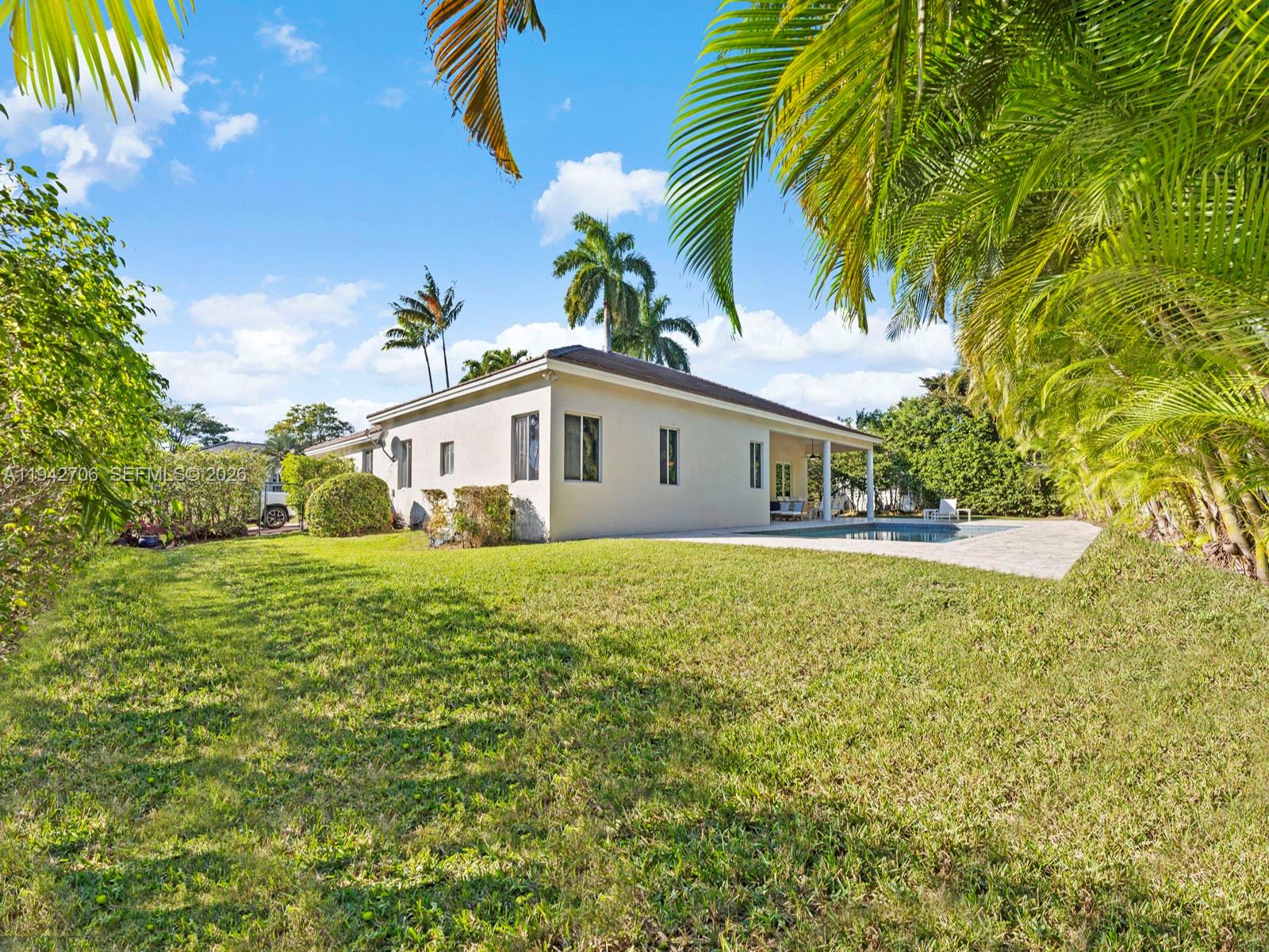 8945 SW 162nd Ter Palmetto Bay, FL 33157