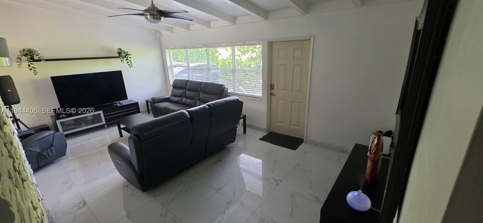 2531 Whale Hbr Ln Fort Lauderdale, FL 33312