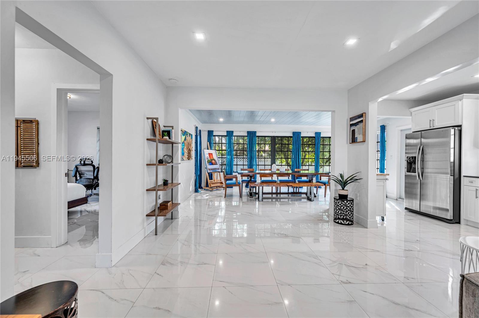 2560 SW 19th Ter Miami, FL 33145