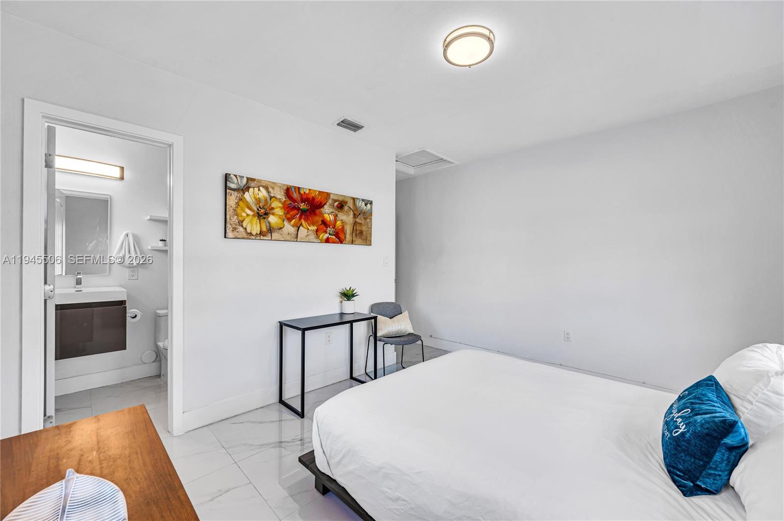 2560 SW 19th Ter Miami, FL 33145