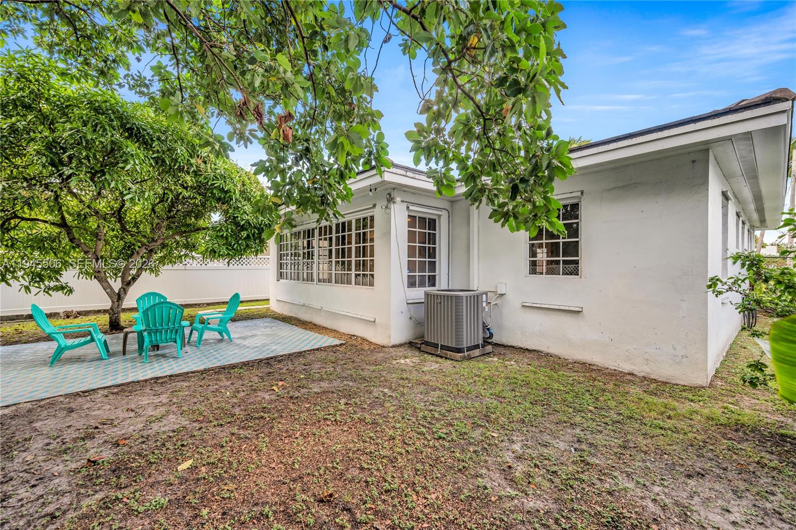 2560 SW 19th Ter Miami, FL 33145