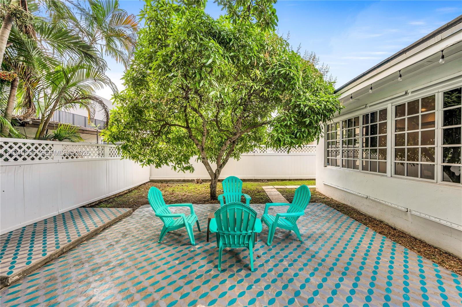 2560 SW 19th Ter Miami, FL 33145