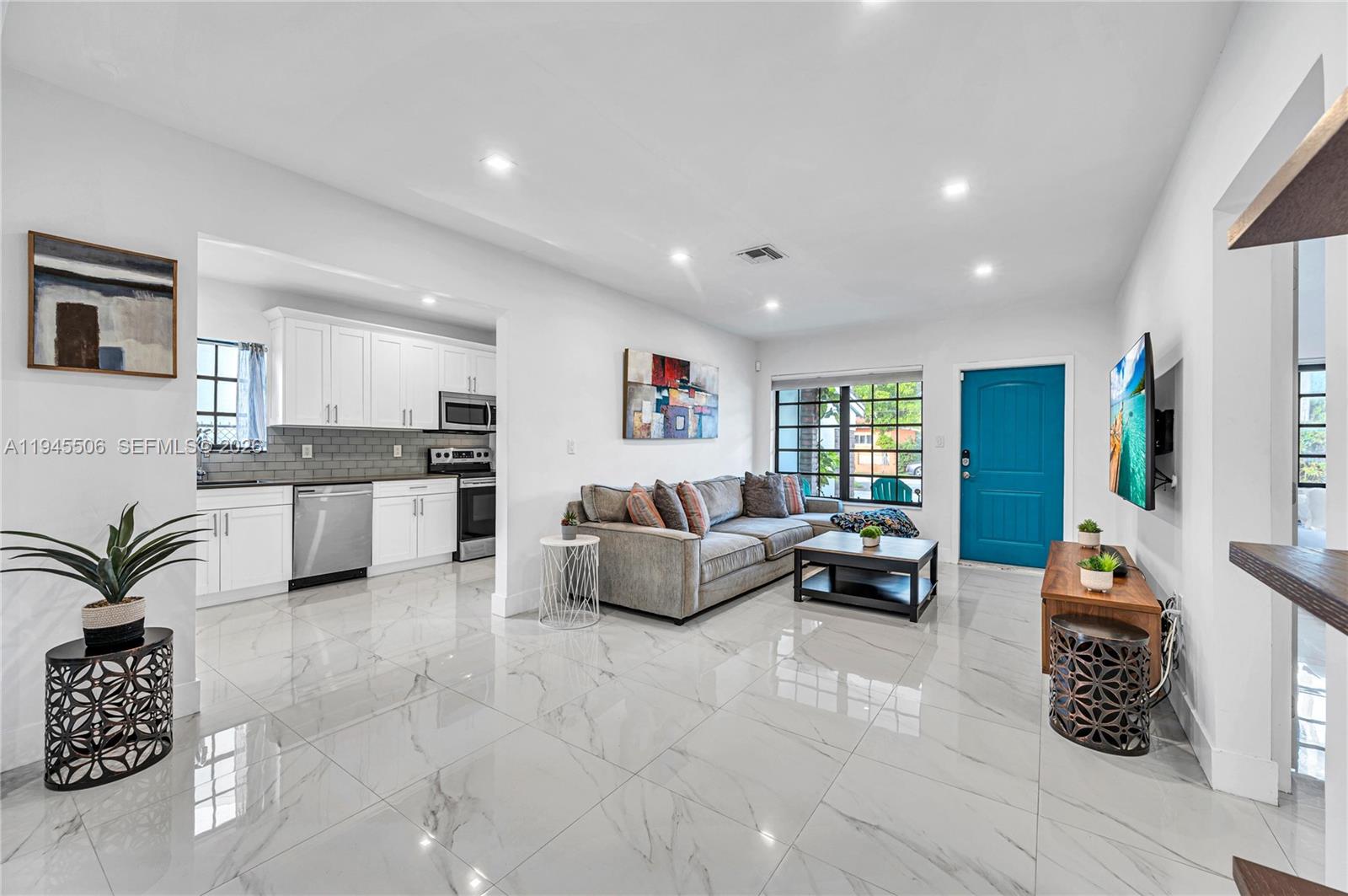 2560 SW 19th Ter Miami, FL 33145