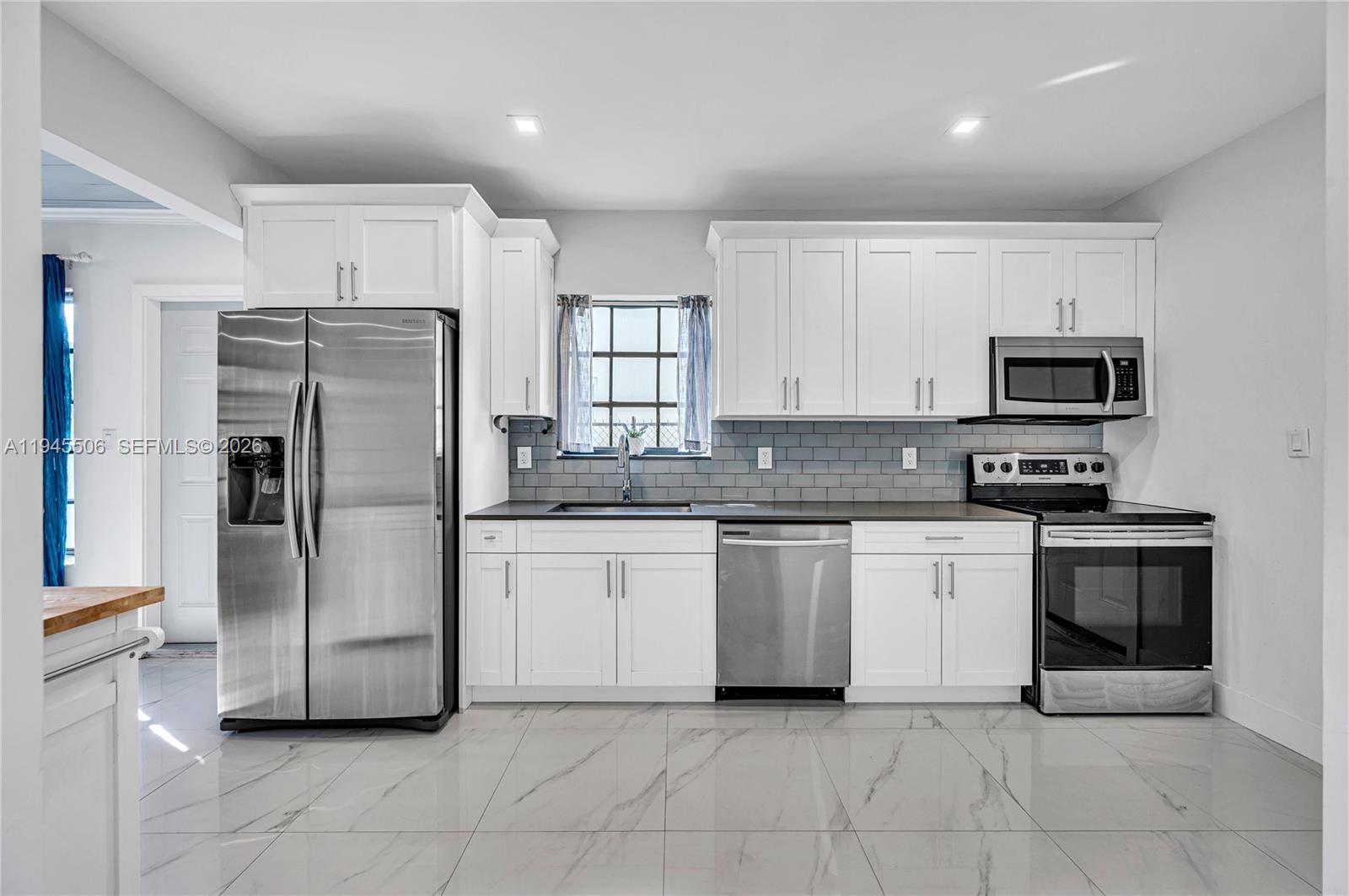 2560 SW 19th Ter Miami, FL 33145