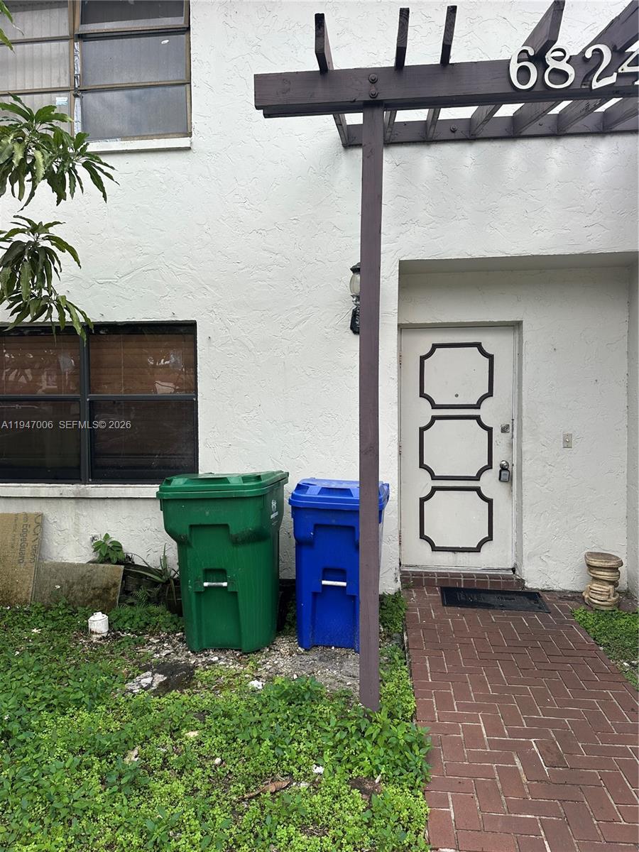 6824 SW 37th St #6-E