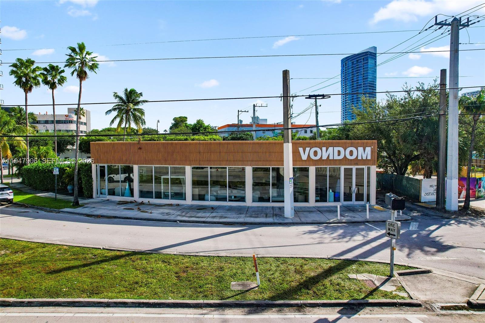 3886 Biscayne Blvd Miami, FL 33137