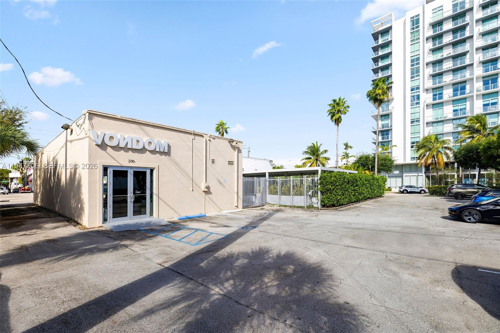 3886 Biscayne Blvd Miami, FL 33137