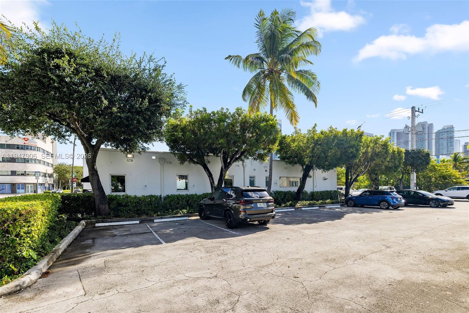 3886 Biscayne Blvd Miami, FL 33137