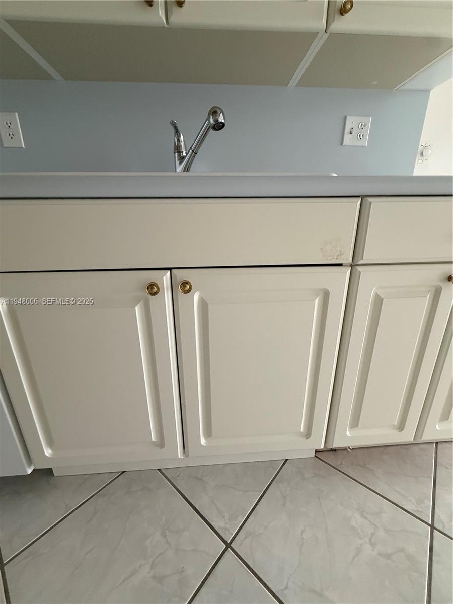 image Winston Towers 60016