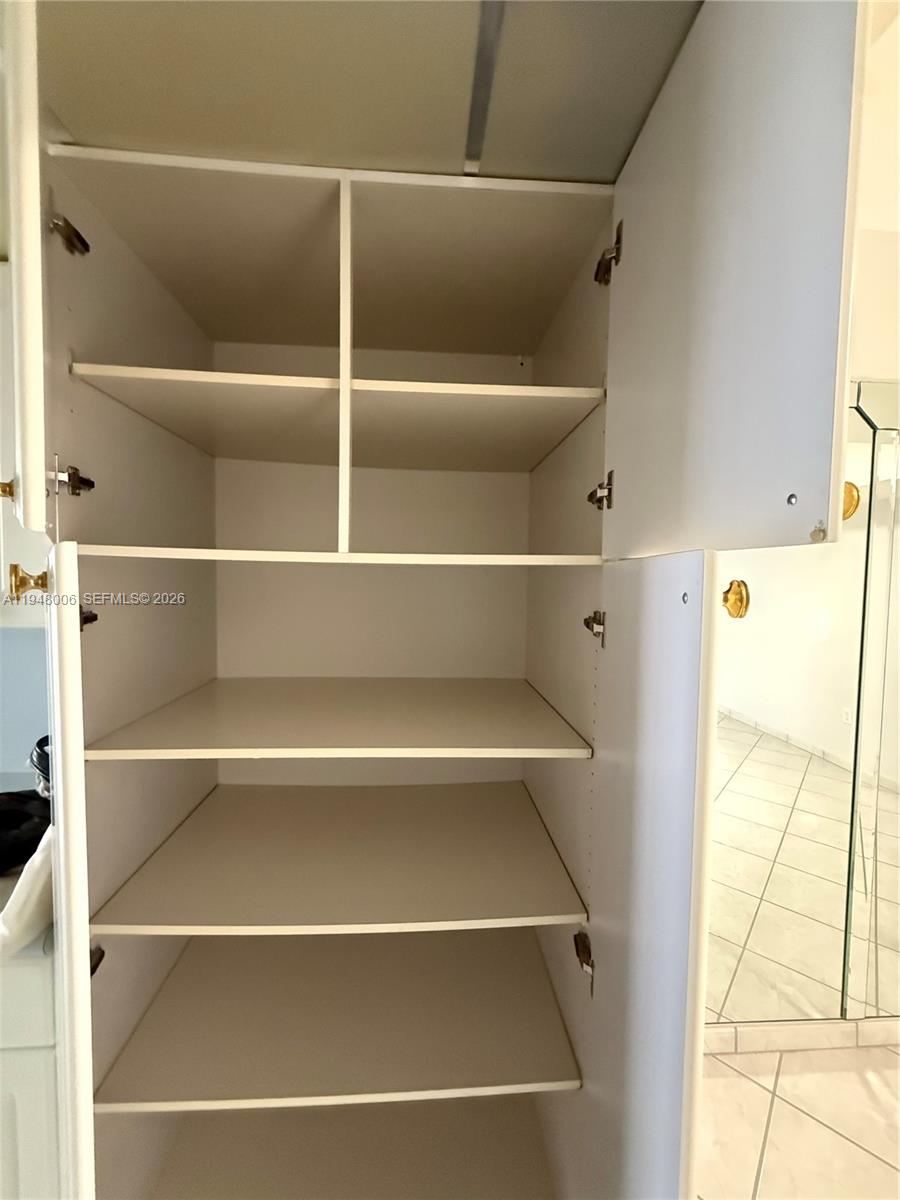 image Winston Towers 60018