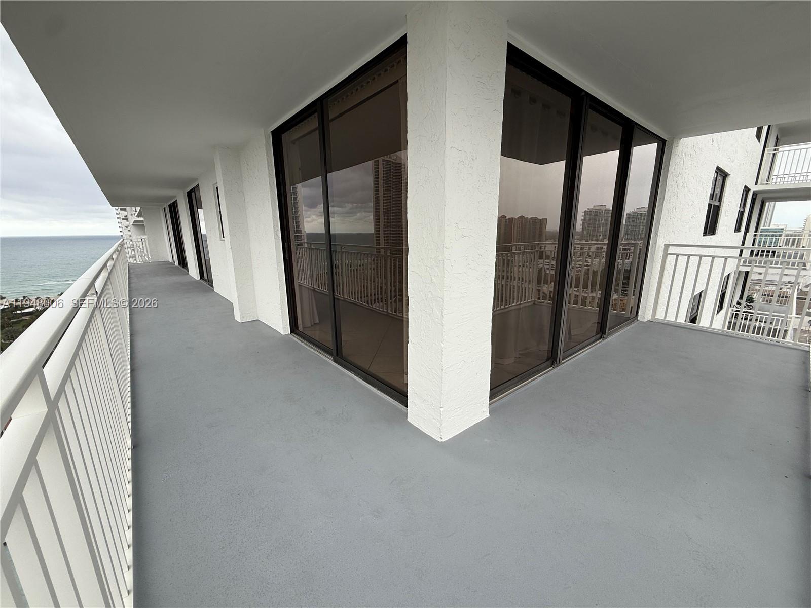 image Winston Towers 60020