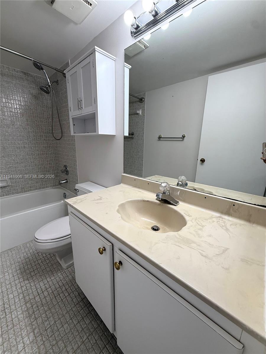 image Winston Towers 60026