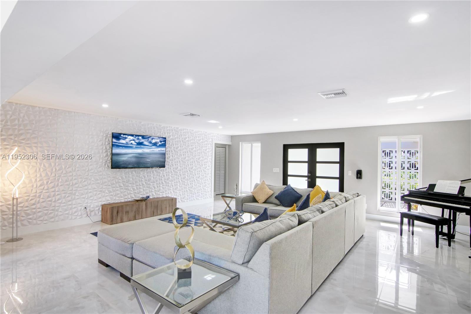 1245 Garfield St Hollywood, FL 33019