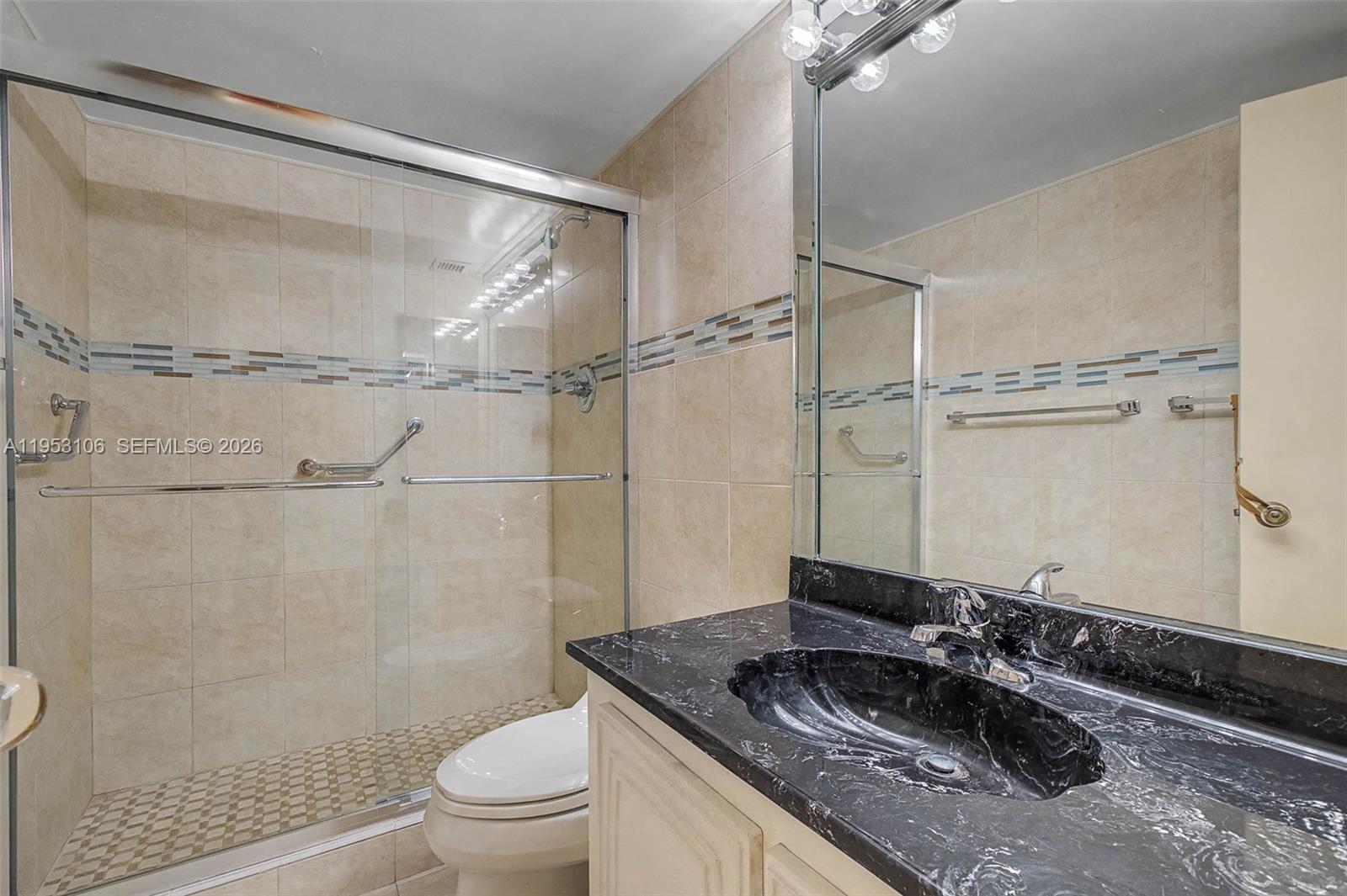 1420 Brickell Bay Dr #904B Miami, FL 33131