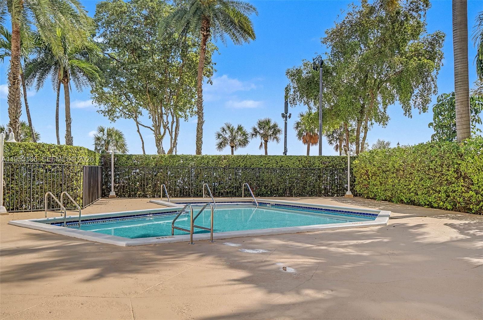 1420 Brickell Bay Dr #904B Miami, FL 33131