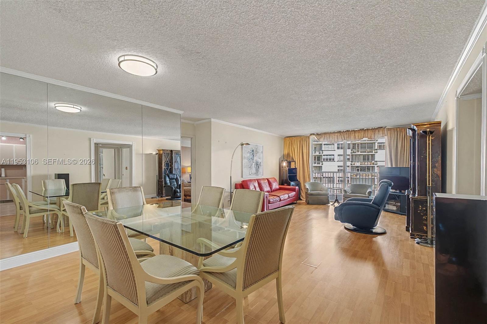 1420 Brickell Bay Dr #904B Miami, FL 33131