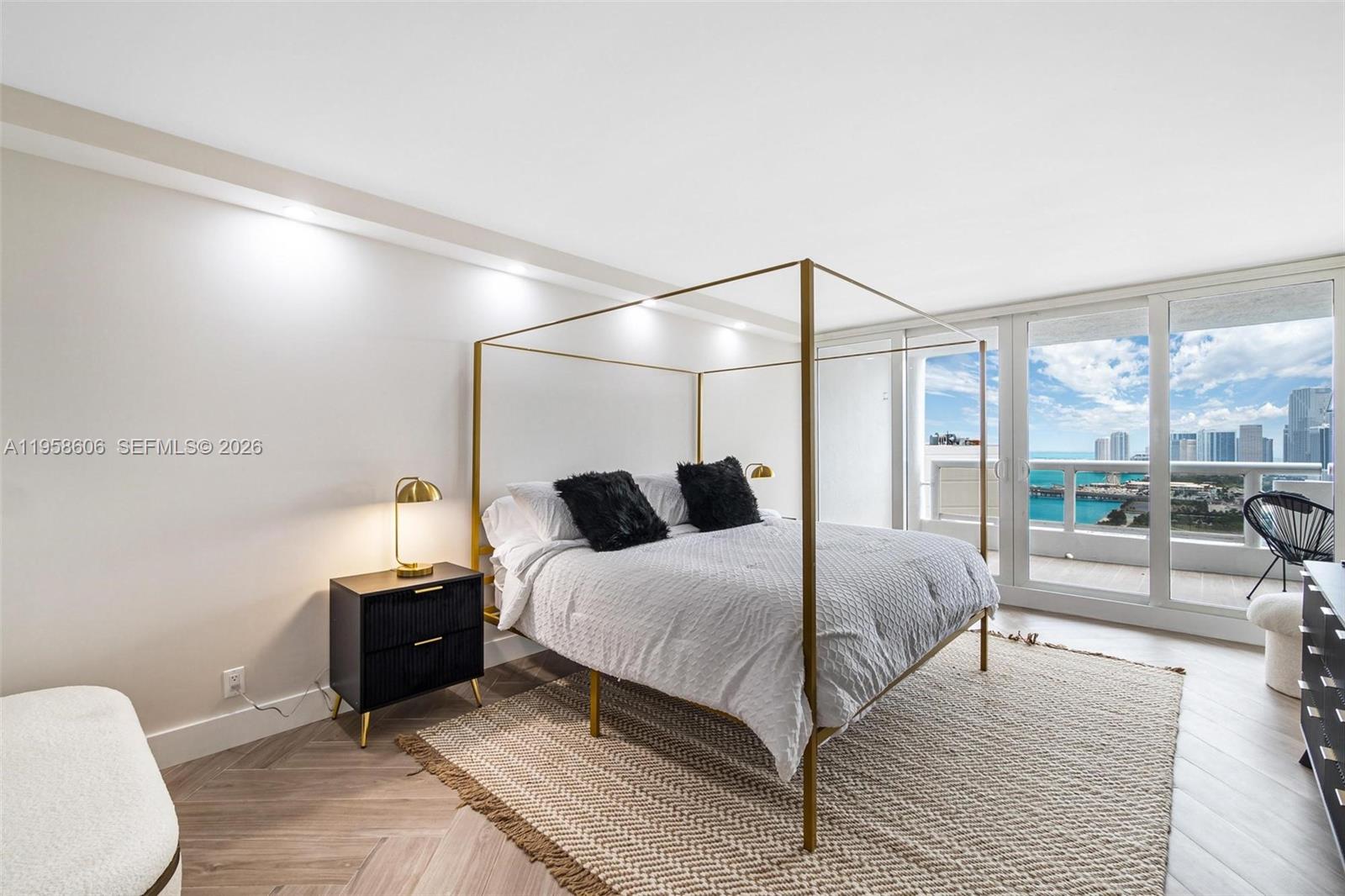 1717 N Bayshore Dr #A-3755 Miami, FL 33132