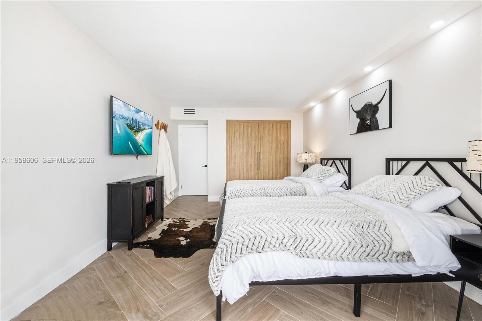 1717 N Bayshore Dr #A-3755 Miami, FL 33132