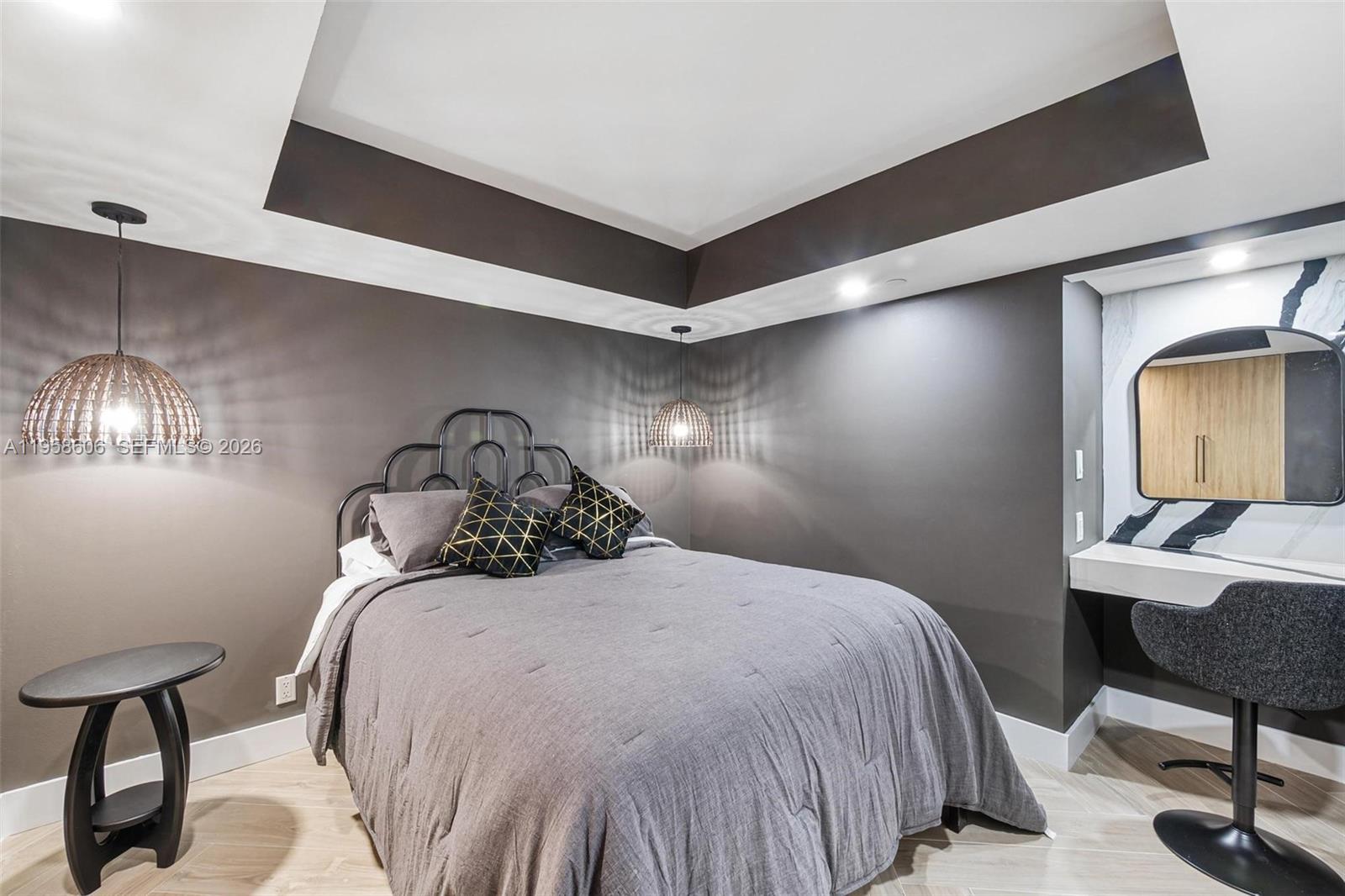 1717 N Bayshore Dr #A-3755 Miami, FL 33132