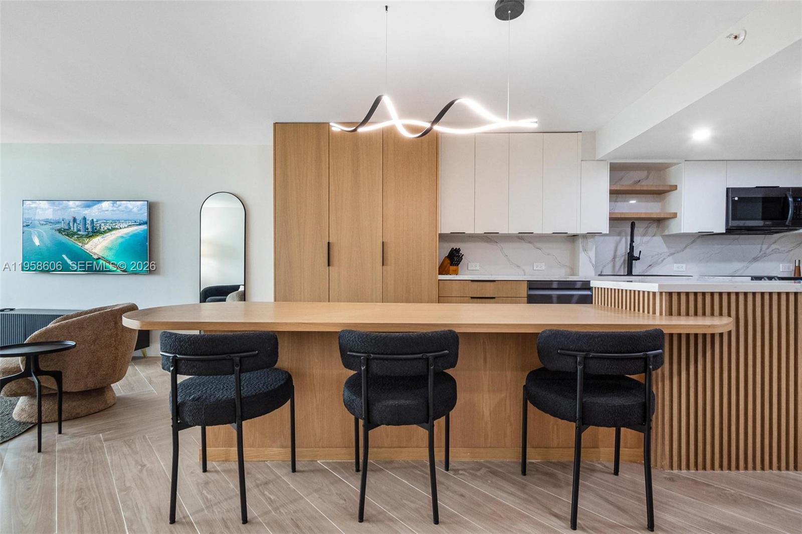 1717 N Bayshore Dr #A-3755 Miami, FL 33132