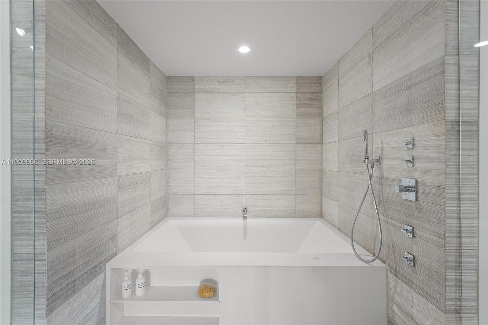 image Ritz-Carlton Residences Miami Beach17