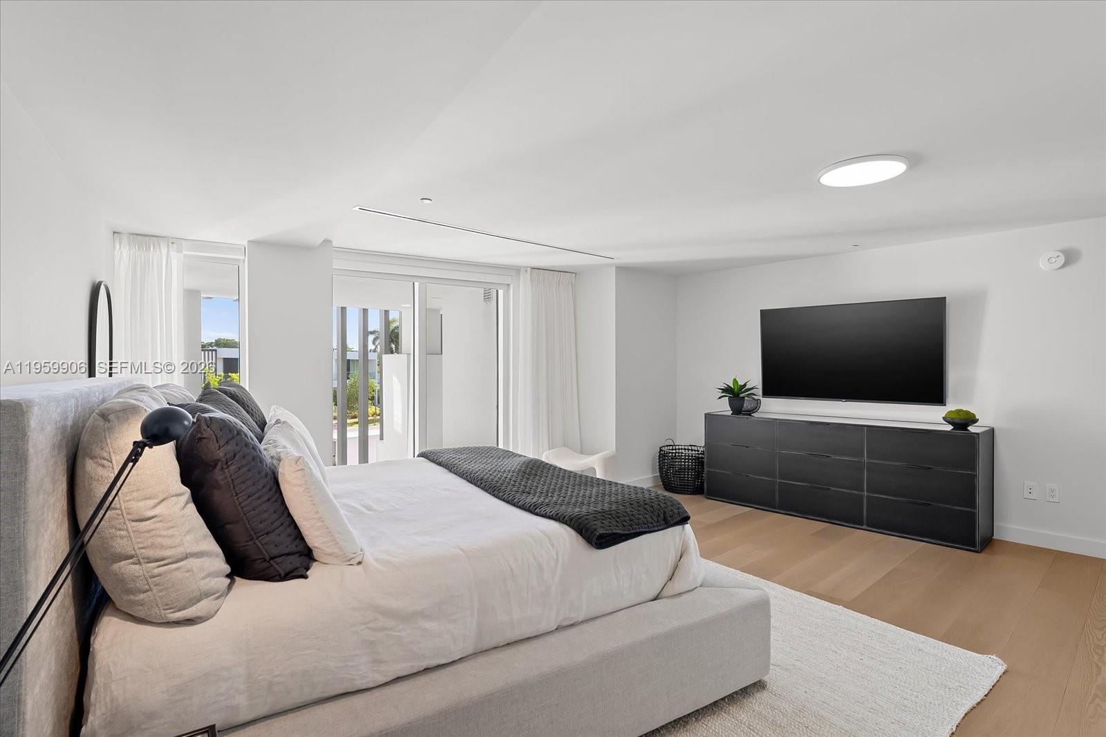 image Ritz-Carlton Residences Miami Beach35