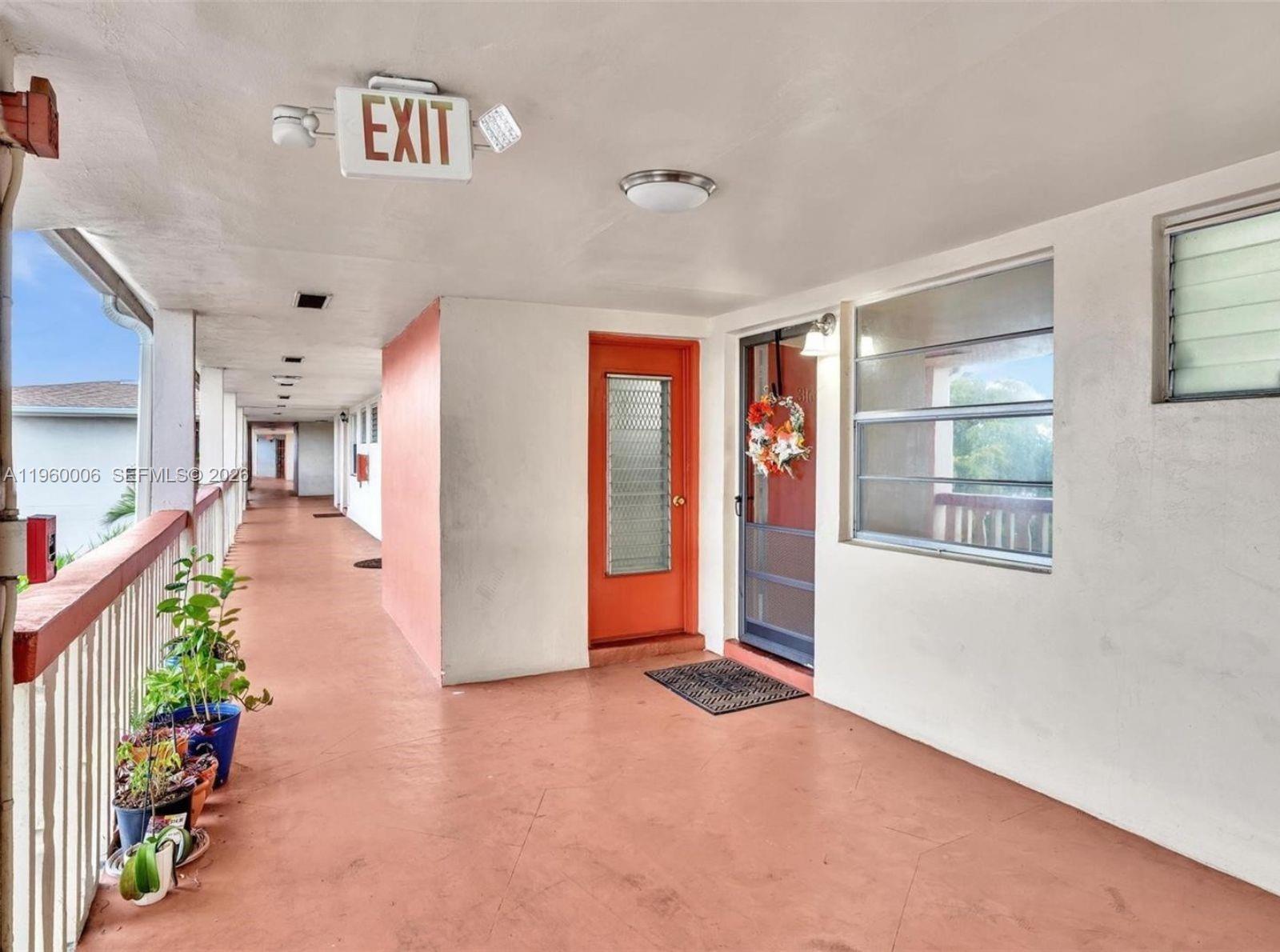 4731 NW 10th Ct #316 Plantation, FL 33313