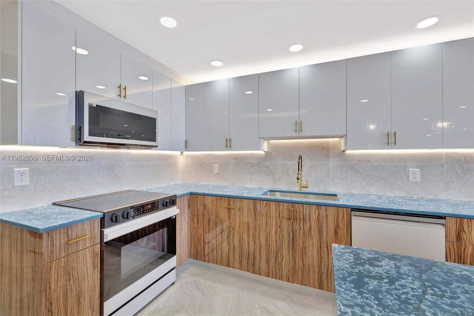 4100 Galt Ocean Dr #1001 Fort Lauderdale, FL 33308