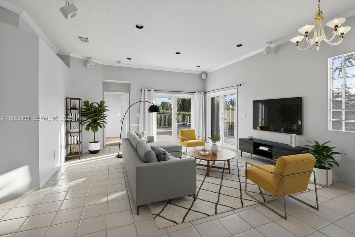 1150 Queen Palm Ct Hollywood, FL 33019