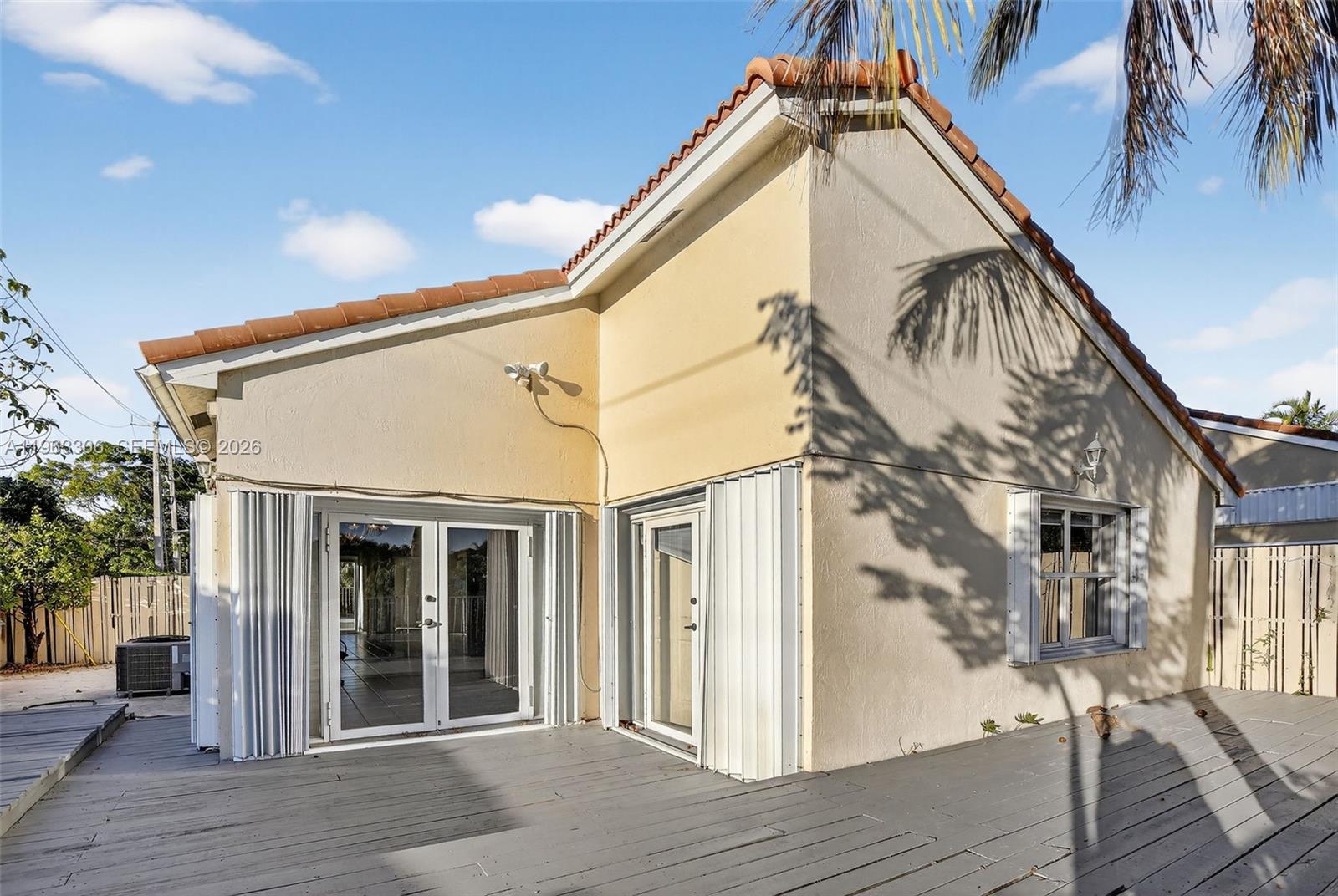 1150 Queen Palm Ct Hollywood, FL 33019