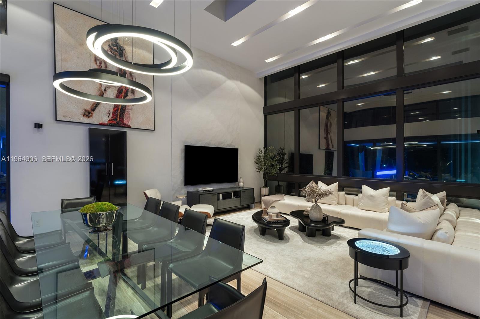 528 Lakeview Ct Miami Beach, FL 33140